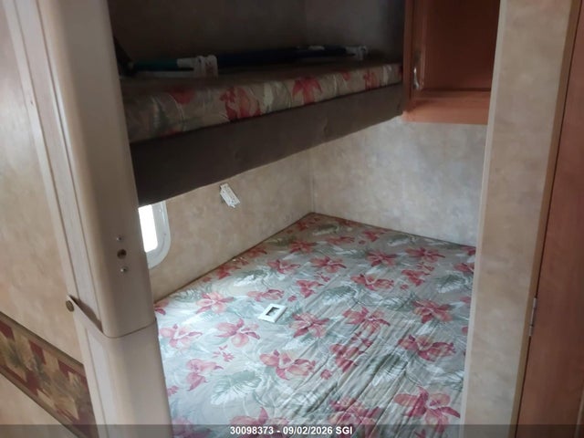 30098373 :رقم المزاد ، 1UJBJ02PX71EN0231 vin ، 2007 Jayco Jayflight G2 30ft مزاد بيع