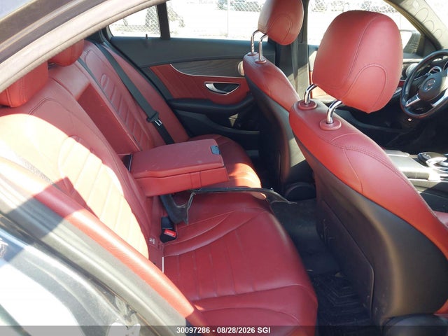 30097286 :رقم المزاد ، 55SWF4KB8GU100856 vin ، 2016 Mercedes-benz C 300 4matic مزاد بيع