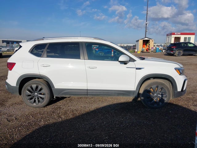 Volkswagen TAOS SE 2024 3VVEX7B22RM013465 Image 13
