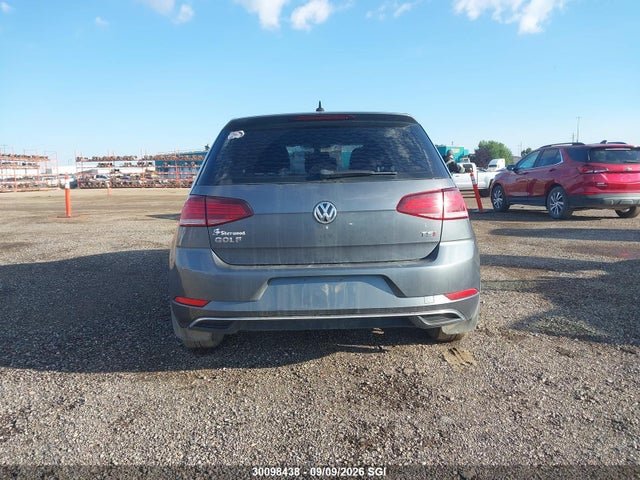 30098438 :رقم المزاد ، 3VWG17AU6JM271615 vin ، 2018 Volkswagen Golf S/se مزاد بيع