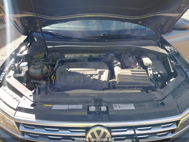 30098496 :رقم المزاد ، 3VV4B7AX6JM190290 vin ، 2018 Volkswagen Tiguan Sel Premium مزاد بيع