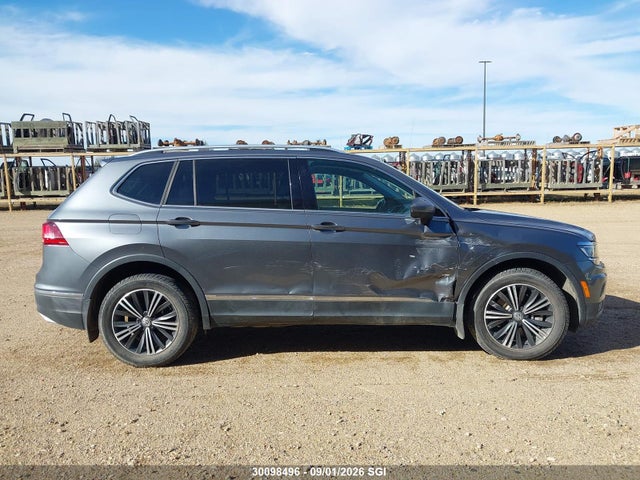 30098496 :رقم المزاد ، 3VV4B7AX6JM190290 vin ، 2018 Volkswagen Tiguan Sel Premium مزاد بيع