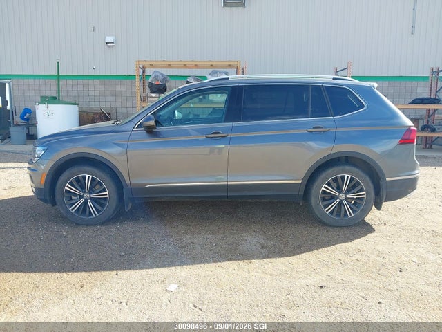 30098496 :رقم المزاد ، 3VV4B7AX6JM190290 vin ، 2018 Volkswagen Tiguan Sel Premium مزاد بيع