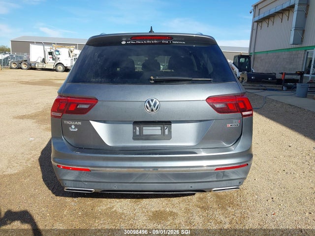 30098496 :رقم المزاد ، 3VV4B7AX6JM190290 vin ، 2018 Volkswagen Tiguan Sel Premium مزاد بيع