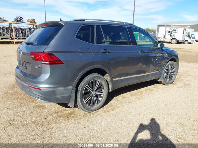 30098496 :رقم المزاد ، 3VV4B7AX6JM190290 vin ، 2018 Volkswagen Tiguan Sel Premium مزاد بيع