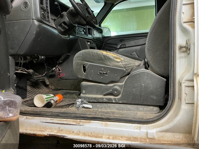 Продаж на аукціоні авто 2004 Chevrolet Silverado K1500, vin: 2GCEK13T541395895, номер лоту: 30098578