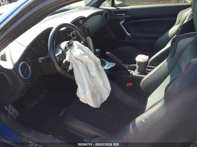 30096791 :رقم المزاد ، JF1ZCAC18J9601555 vin ، 2018 Subaru Brz 2.0 Limited/blue.series مزاد بيع