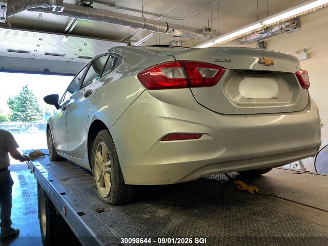 Chevrolet CRUZE LT 2018 1G1BE5SM2J7154542 Image 3