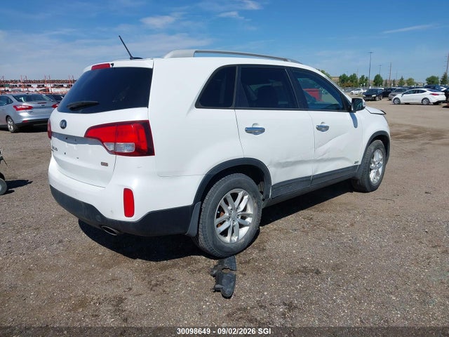 KIA SORENTO LX 2015 5XYKTCA60FG596881 Image 4