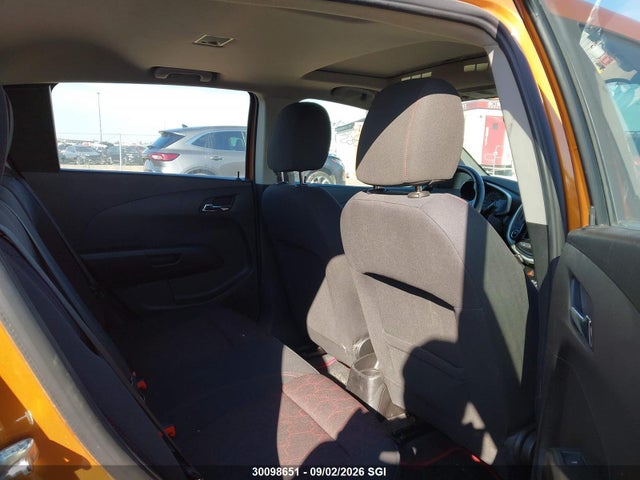 Chevrolet SONIC LT 2018 1G1JD6SB5J4102035 Image 8