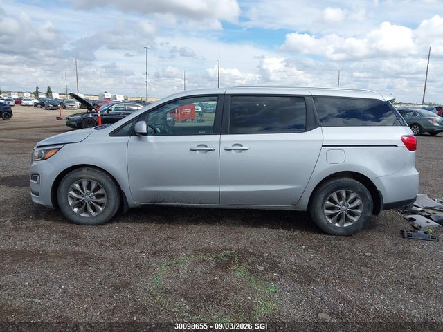 30098655 :رقم المزاد ، KNDMB5C13K6499356 vin ، 2019 Kia Sedona Lx/ex مزاد بيع