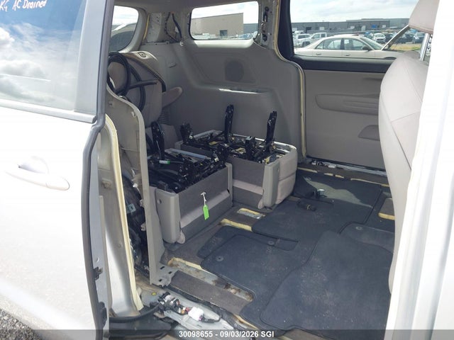 30098655 :رقم المزاد ، KNDMB5C13K6499356 vin ، 2019 Kia Sedona Lx/ex مزاد بيع