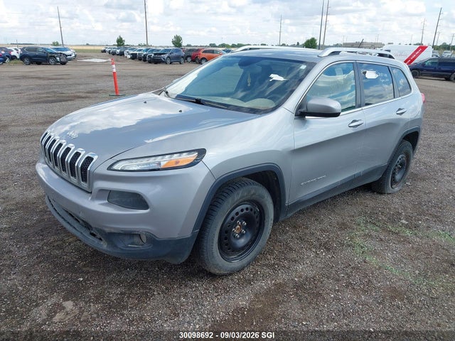 30098692 :رقم المزاد ، 1C4PJMCS8FW715839 vin ، 2015 Jeep Cherokee Latitude مزاد بيع