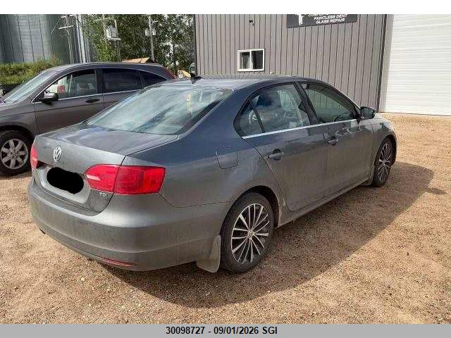 30098727 :رقم المزاد ، 3VWLL7AJ4DM313895 vin ، 2013 Volkswagen Jetta Tdi مزاد بيع