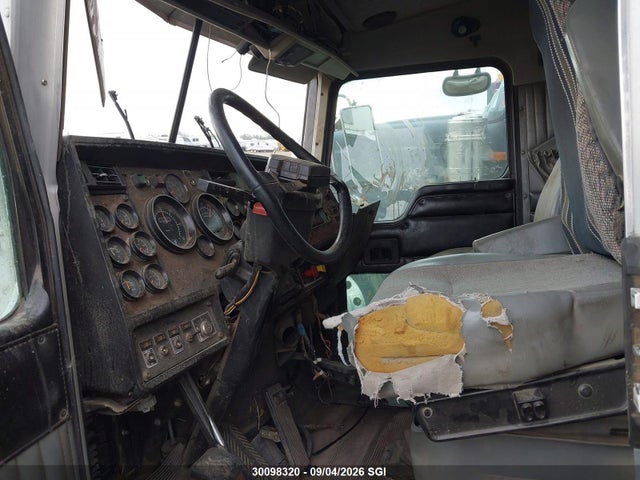 Продажа на аукционе авто 1998 Kenworth Construction T800, vin: 1XKDD69X5WR953790, номер лота: 30098320