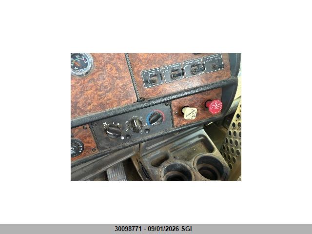 Aukcja sprzedaży 2002 Kenworth Construction T800, vin: 1XKDDB9X12R967253, numer aukcji: 30098771