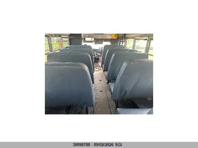Chevrolet Express G4500 2023 1HA6GUB75PN018042 Image 8