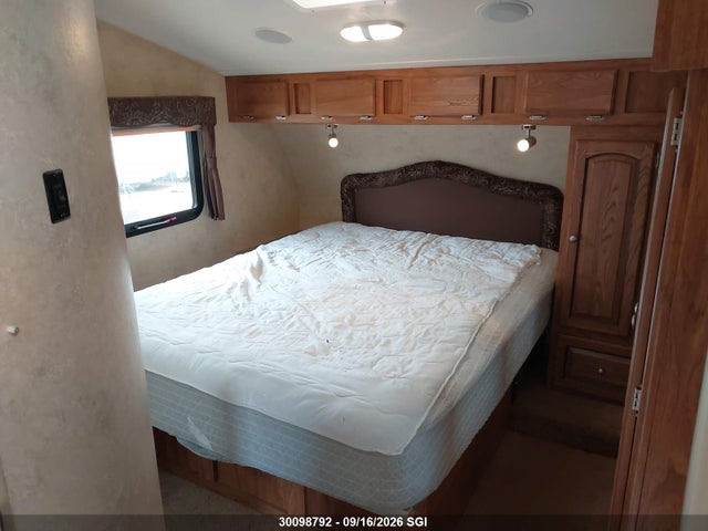 Продажа на аукционе авто 2012 Forest River Inc. Flagstaff 8528ckws, vin: 4X4FFLD25C1844663, номер лота: 30098792