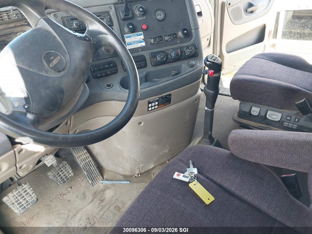 Продажа на аукционе авто 2016 Freightliner Cascadia 125, vin: 3AKJGLD61GSHM3243, номер лота: 30096306