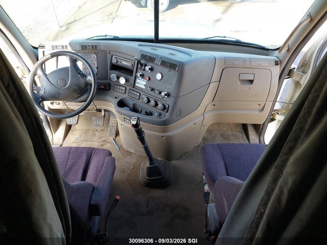 Продажа на аукционе авто 2016 Freightliner Cascadia 125, vin: 3AKJGLD61GSHM3243, номер лота: 30096306