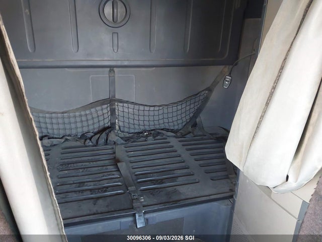Продажа на аукционе авто 2016 Freightliner Cascadia 125, vin: 3AKJGLD61GSHM3243, номер лота: 30096306