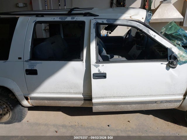 Auction sale of the 1995 Chevrolet Suburban K1500, vin: 1GNGK16F8SJ410740, lot number: 30070357