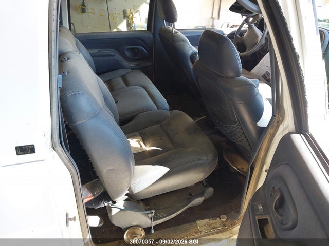 Auction sale of the 1995 Chevrolet Suburban K1500, vin: 1GNGK16F8SJ410740, lot number: 30070357