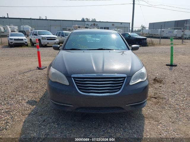 2014 Chrysler 200 Lx მანქანა იყიდება აუქციონზე, vin: 1C3CCBAB5EN229935, აუქციონის ნომერი: 30095069
