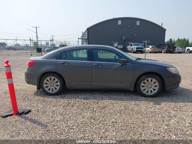 2014 Chrysler 200 Lx მანქანა იყიდება აუქციონზე, vin: 1C3CCBAB5EN229935, აუქციონის ნომერი: 30095069
