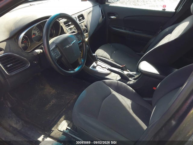 2014 Chrysler 200 Lx მანქანა იყიდება აუქციონზე, vin: 1C3CCBAB5EN229935, აუქციონის ნომერი: 30095069