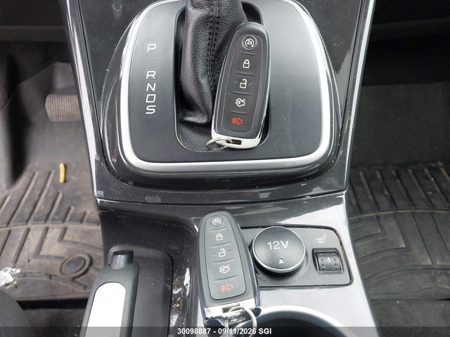 30098887 :رقم المزاد ، 1FMCU9J95EUB17698 vin ، 2014 Ford Escape Titanium مزاد بيع