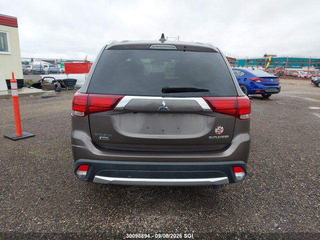 Mitsubishi OUTLANDER GT 2018 JA4JZ4AX1JZ607156 Image 15