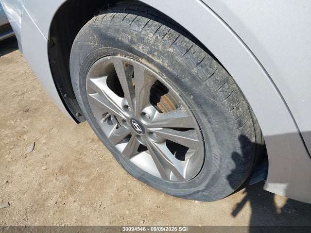 Hyundai ELANTRA GL 2017 KMHD84LF3HU304487 Image 17