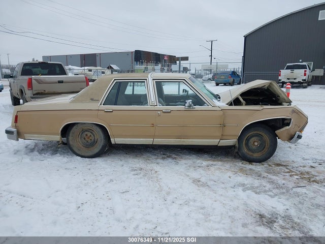 30076349 :رقم المزاد ، 2FABP74F5HX162284 vin ، 1987 Ford Crown Victoria Lx مزاد بيع