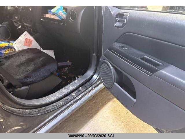 30098996 :رقم المزاد ، 1J8FF57B09D192239 vin ، 2009 Jeep Compass Limited مزاد بيع