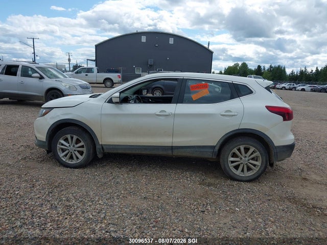 JN1BJ1CP8HW005611 Nissan Rogue Sport S/sv/sl