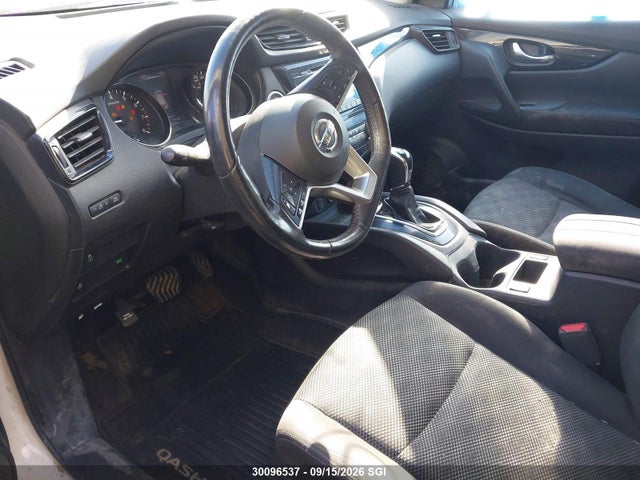 JN1BJ1CP8HW005611 Nissan Rogue Sport S/sv/sl