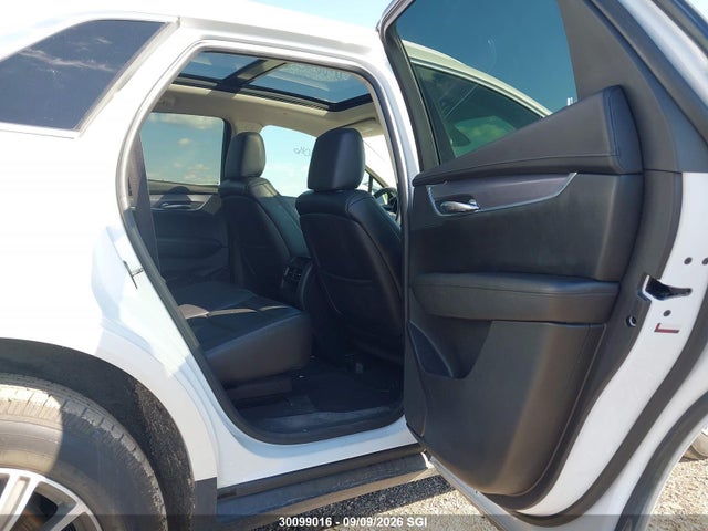 30099016 :رقم المزاد ، 1GYKNDRS4HZ208681 vin ، 2017 Cadillac Xt5 Luxury مزاد بيع