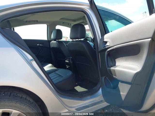 30099017 :رقم المزاد ، W04GT5GC9B1013047 vin ، 2011 Buick Regal Cxl مزاد بيع