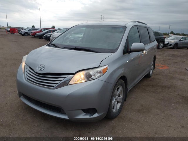 5TDKK3DC5FS649856 Toyota SIENNA LE