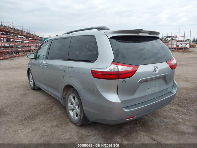 Toyota SIENNA LE 2015 5TDKK3DC5FS649856 Image 3