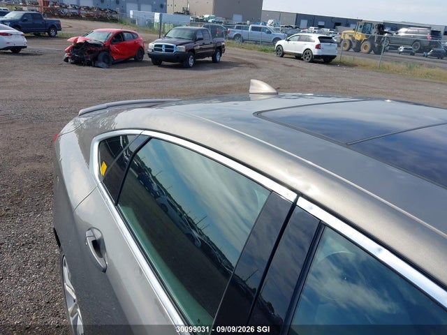 Chevrolet IMPALA LT 2018 2G1105S34J9141825 Image 16