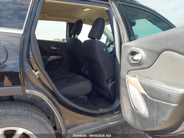 Jeep Cherokee Latitude 2017 1C4PJMCS0HW602194 Image 8