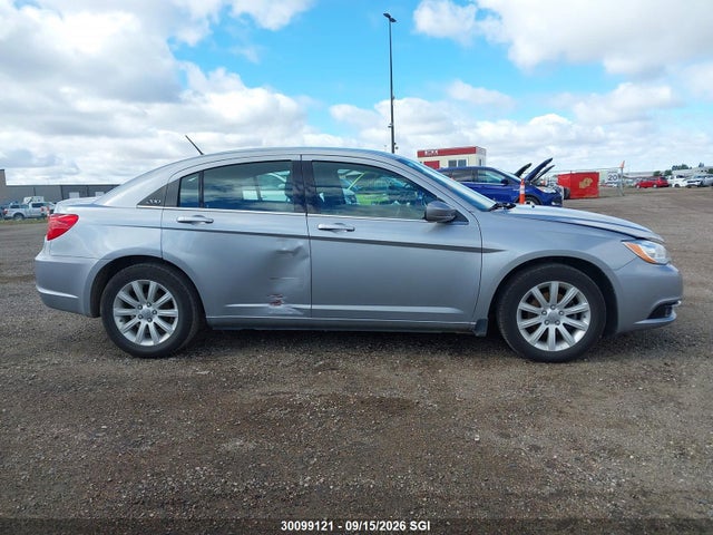 1C3CCBAG5EN204206 Chrysler 200 LX