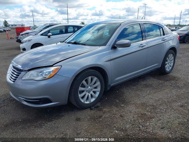 1C3CCBAG5EN204206 Chrysler 200 LX