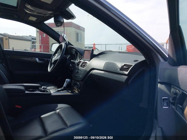 2009 Mercedes-benz C 300 4matic მანქანა იყიდება აუქციონზე, vin: WDDGF81X09F335475, აუქციონის ნომერი: 30099125