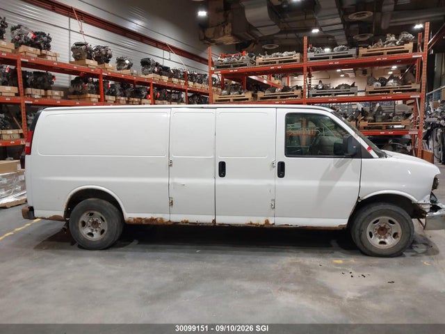 GMC Savana G2500 2016 1GTW7BFF5G1240596 Image 13
