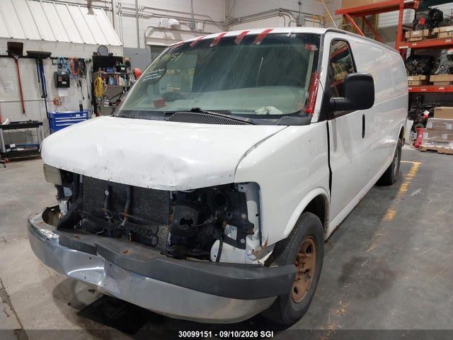 GMC Savana G2500 2016 1GTW7BFF5G1240596 Image 2