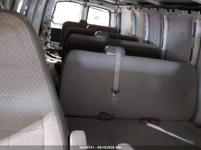 GMC Savana G2500 2016 1GTW7BFF5G1240596 Image 8