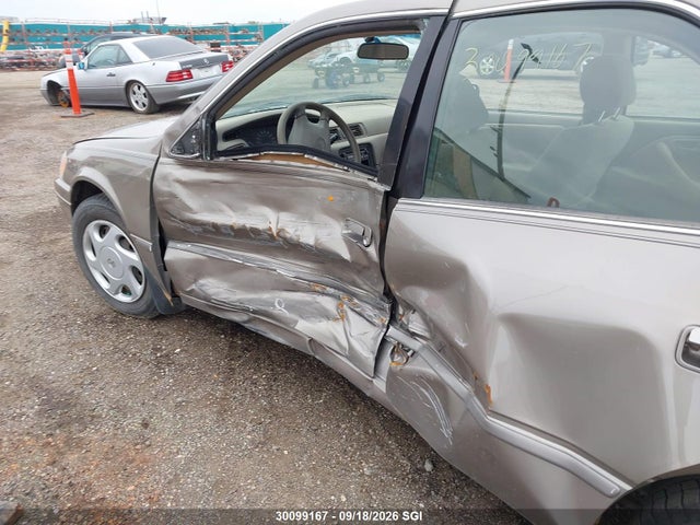 1999 Toyota Camry Le/xle მანქანა იყიდება აუქციონზე, vin: JT2BF22K4X0155333, აუქციონის ნომერი: 30099167